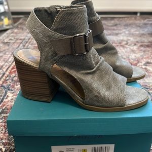 Blowfish Dennie Peep Toe Block Heel 9